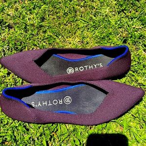 ROTHY’S violet point flat